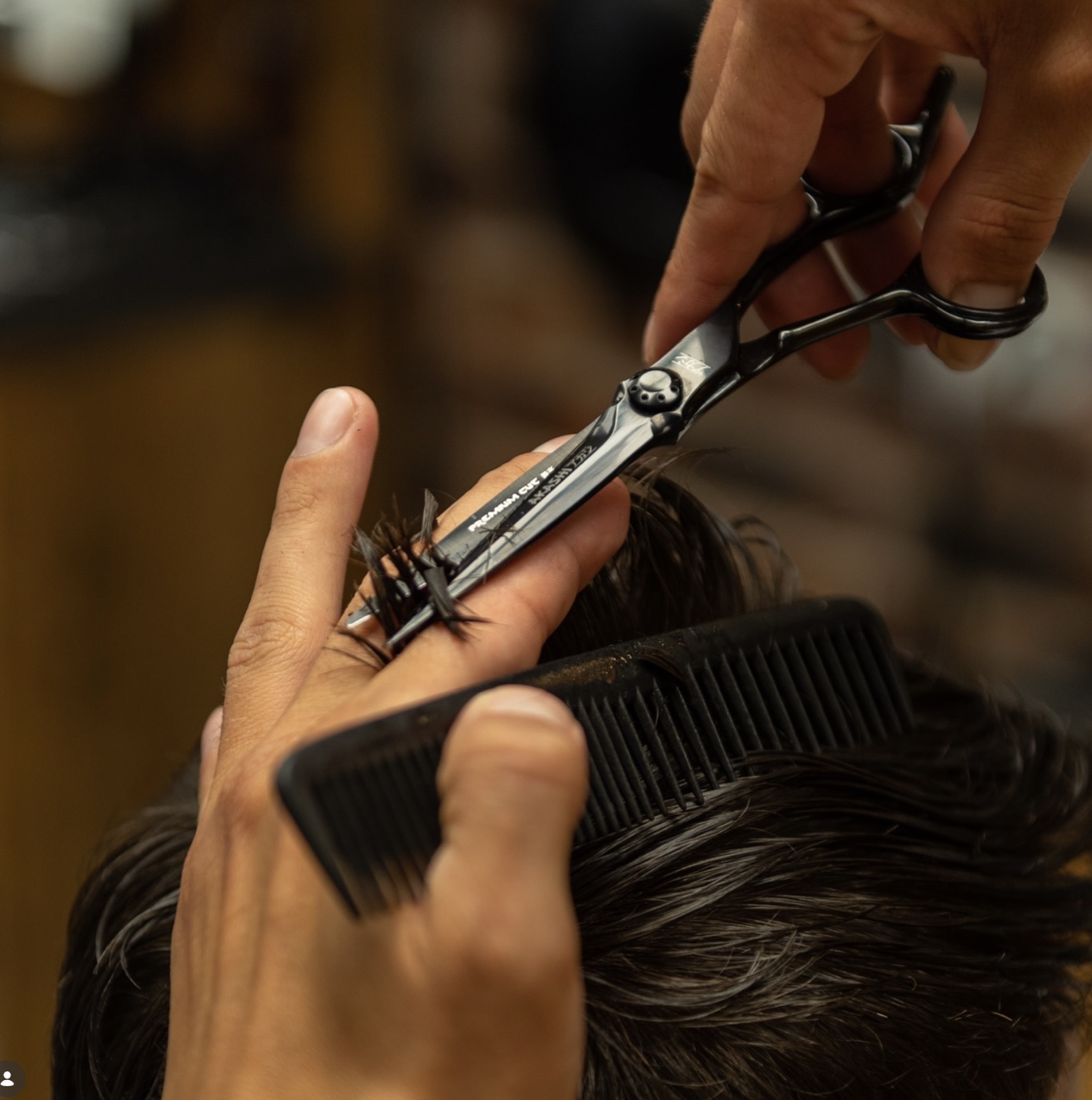 Schere & Kamm im Detail — Hand-Werk